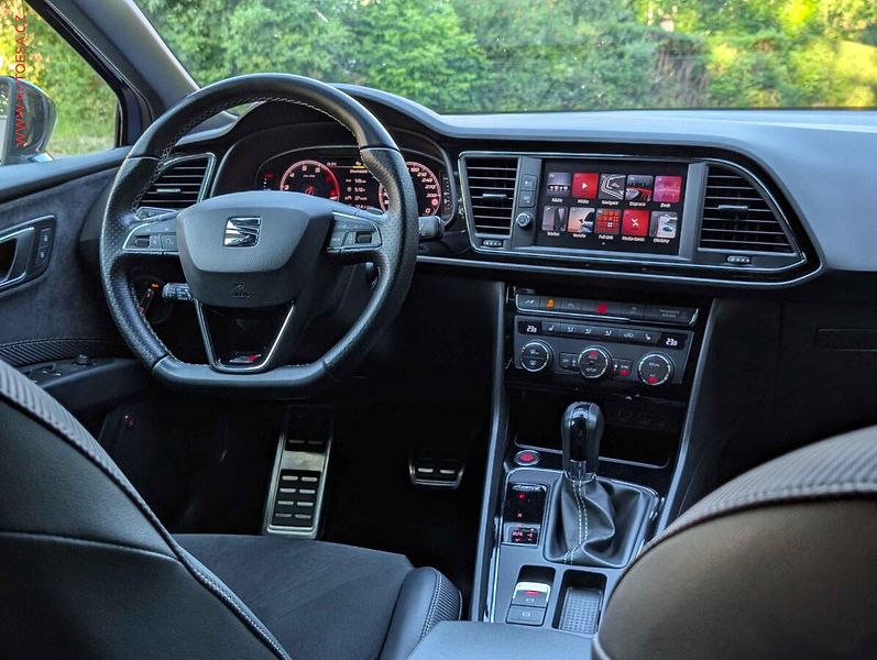 Seat Leon (2018) 2.0 TSi 4x4, DSG, LED - fotka 14 z 24
