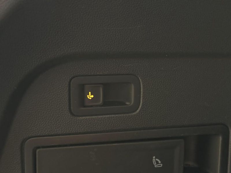 Volkswagen Tiguan (2020) 2.0 TDI DSG keyless - fotka 11 z 25