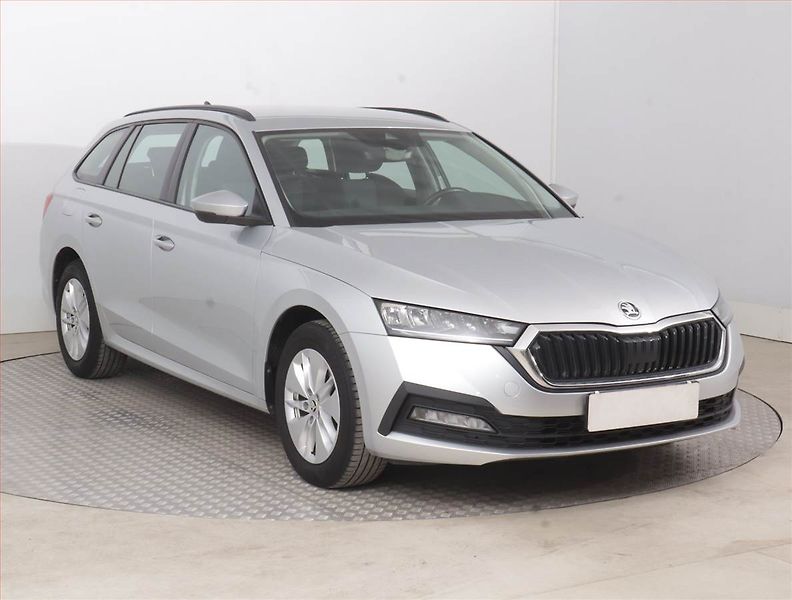 Škoda Octavia (2023) Ambition 2.0 TDI, ČR,1.maj - fotografie inzerátu