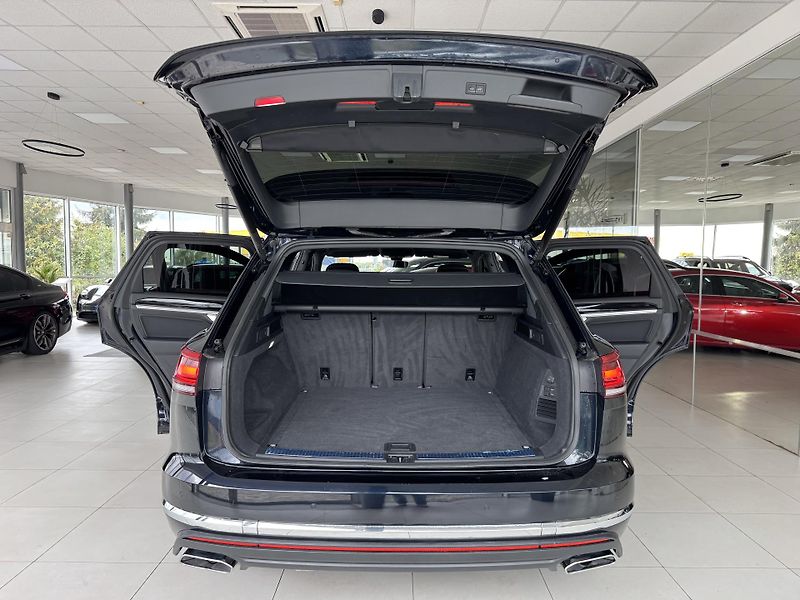 Volkswagen Touareg 3,0TDI 210kW*Discover*Vzduch - fotka 42 z 46