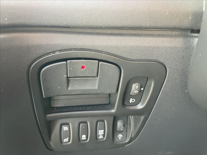 Renault Grand Espace 2,0 DCi 127kw Automat Tažné Kl - fotka 17 z 33