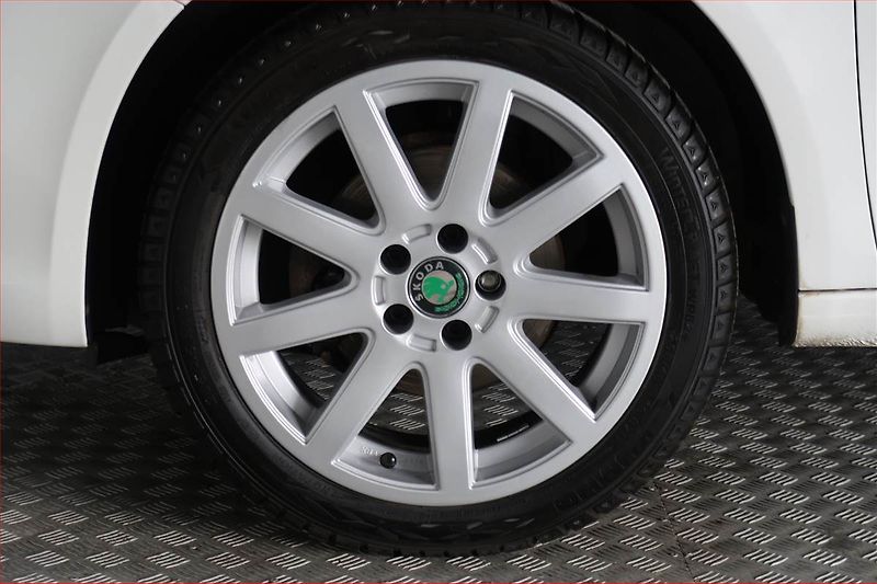 Škoda Fabia (2012) 1.6 TDI, Tažné, rezervace - fotka 14 z 15