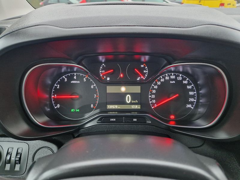 Opel Combo (2021) LIFE 1,5 CDTi - fotka 25 z 30
