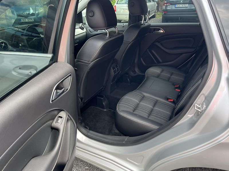 Mercedes-Benz Třídy B (2013) 2,0i 135 Kw 4X4 SPORT - fotka 10 z 18