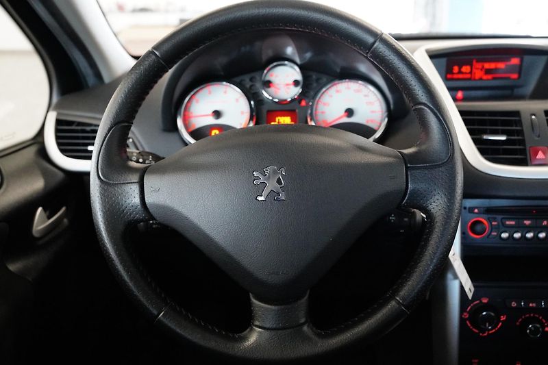 Peugeot 207 - fotka 13 z 19