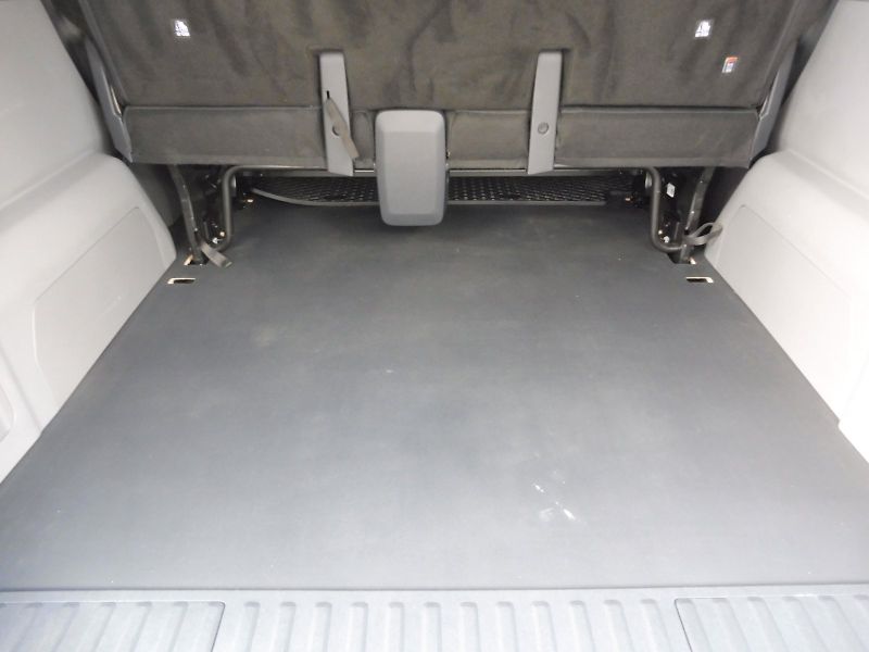 Volkswagen Caravelle (2026) Style DR 2,0 TDI 125kW 8AUT 4M - fotka 25 z 30