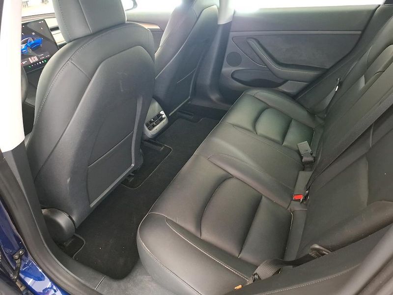 Tesla Model 3 (2023) AWD   SOH 91,7%   PŘIPRAVUJEME - fotka 7 z 9