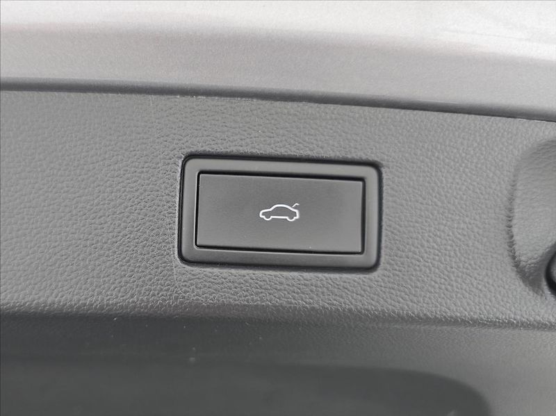 Volkswagen Arteon 2,0 TDi 147kW R-Line, Virtual, - fotka 23 z 26