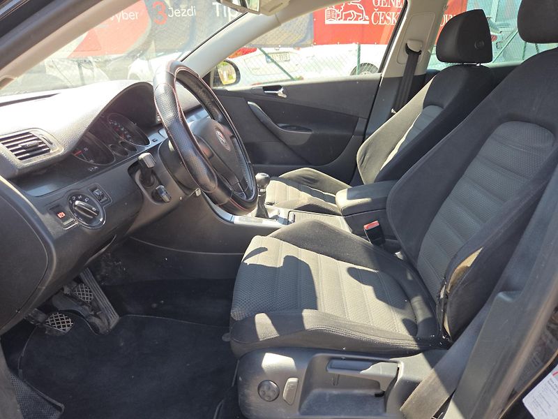 Volkswagen Passat 2,0TDi kombi tažné - fotka 9 z 11