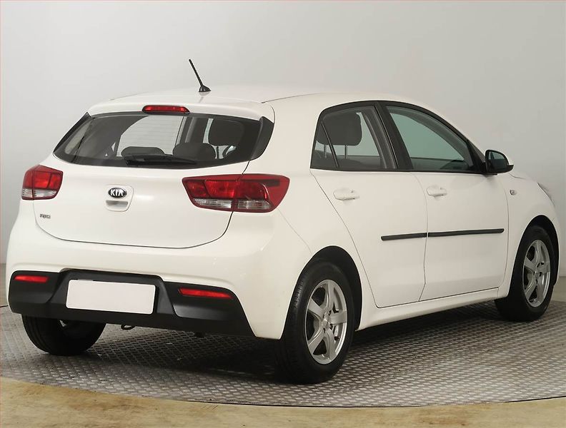 Kia Rio (2017) 1.25 CVVT, ČR,1.maj - fotka 5 z 17