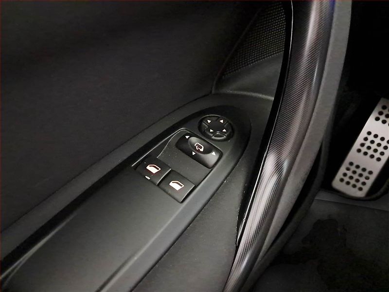 Citroën DS4 (2013) 1.6 e-HDi, ČR,1.maj - fotka 16 z 19