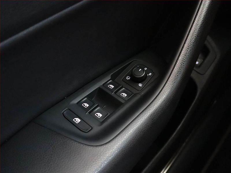 Volkswagen Arteon (2019) R-line 2.0 TSI - fotka 19 z 22