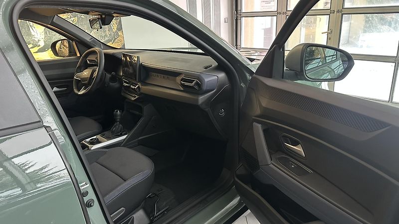 Dacia Duster (2026) Journey Hybrid-G 150 4x4 - fotka 21 z 30