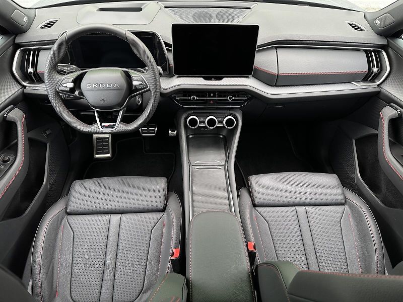 Škoda Kodiaq RS DSG 4x4 265PS Matrix-LED He - fotka 33 z 37