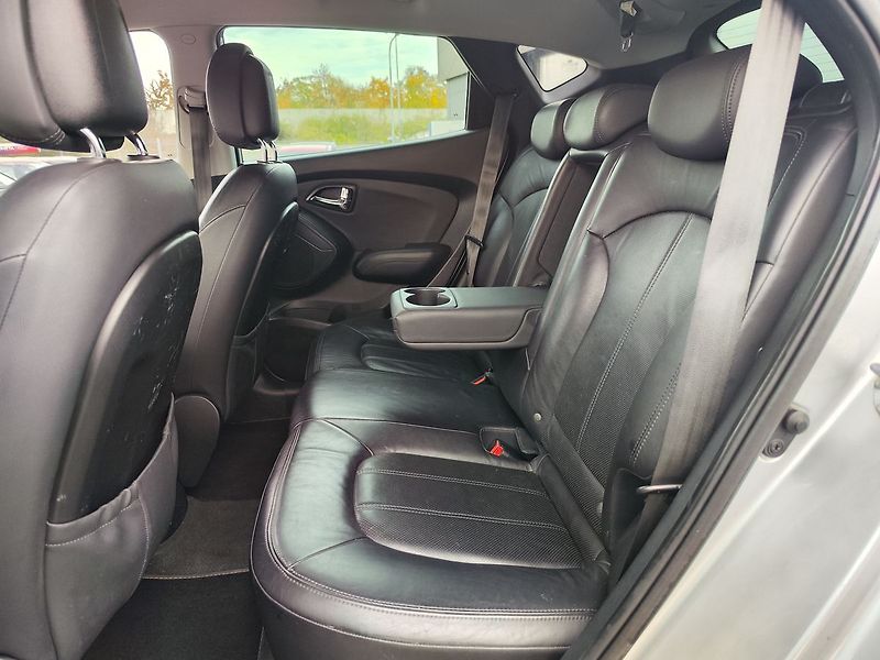 Hyundai ix35 2.0 CRDI/100kW Style - fotka 12 z 33
