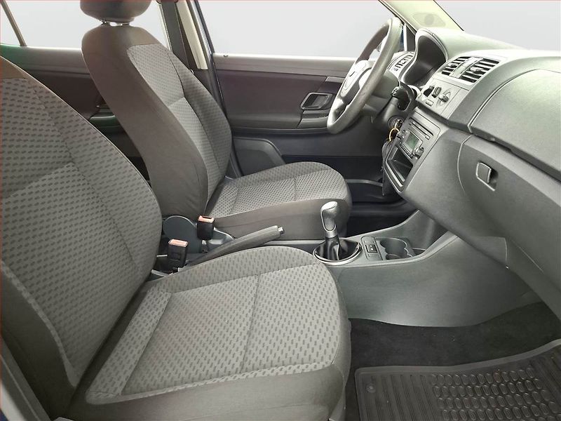 Škoda Fabia (2012) 1.2 12V - fotka 9 z 13