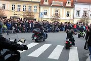 Z příjezdu spanilé jízdy motocyklů do Poděbrad.
