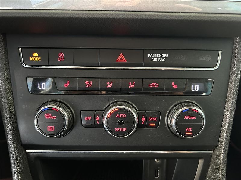 Seat Leon 1,8   FR,TSI 132kW,PANORAMA - fotka 16 z 24