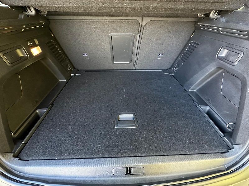Peugeot 3008 (2018) 1.2/96kW *2.Maj *   - fotka 34 z 42