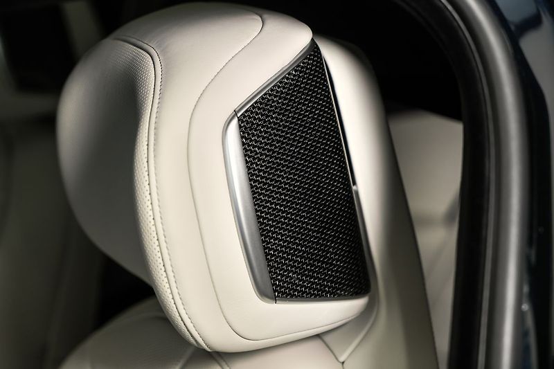 BMW Ostatní 60 M-Sport Individual Theatre - fotka 22 z 29