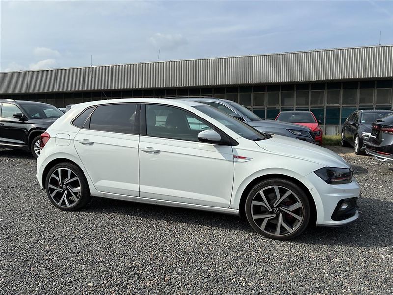 Volkswagen Polo 2,0 GTI VIRTUÁL KEYLESS - fotka 7 z 32