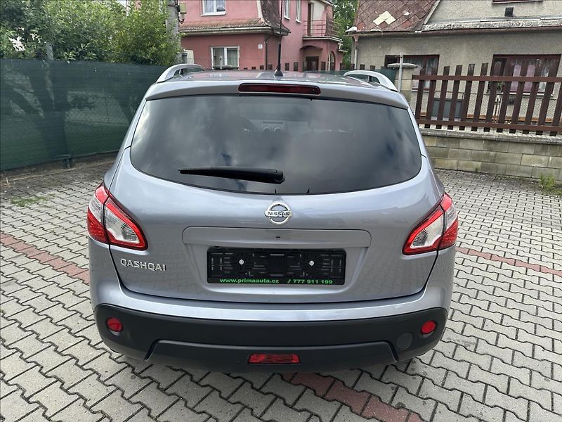 Nissan Qashqai 2,0 4x4 AUTOMAT TEKNA - fotka 4 z 37