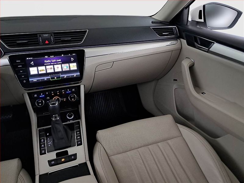 Škoda Superb (2023) Laurin&Klement 2.0 TDI - fotka 8 z 21