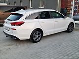 Hyundai i30 1.0 T-Gdi Family Smart Kombi - náhled 11