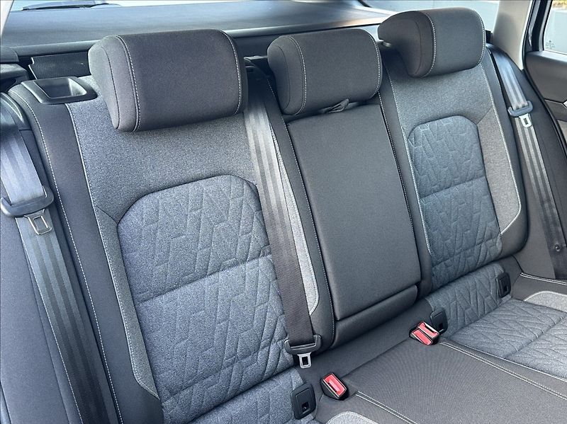 Volkswagen Passat 1,5 TSI 150PS  Business DSG - fotka 20 z 53