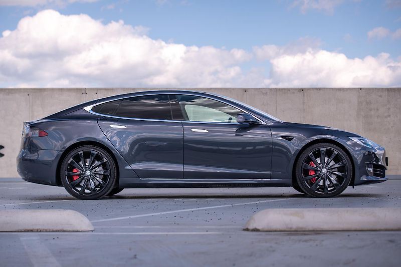 Tesla Model S (2017) 90D, nabíjení zdarma, FSD - fotka 7 z 37