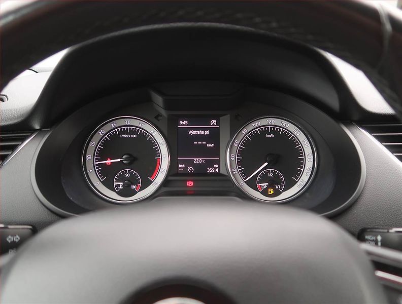 Škoda Octavia (2017) 1.6 TDI, Serv.kniha, Tempomat - fotka 11 z 18