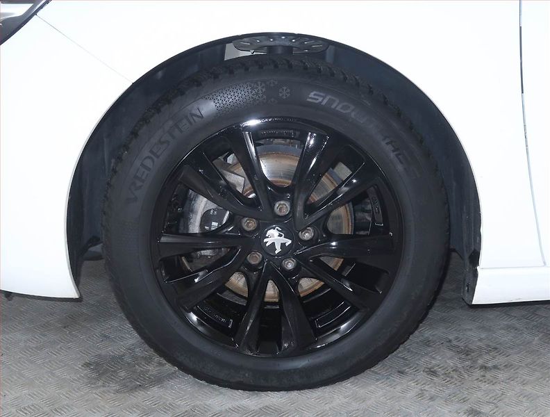 Peugeot 308 (2018) 1.5 BlueHDi, Navi, Tempomat - fotka 15 z 17