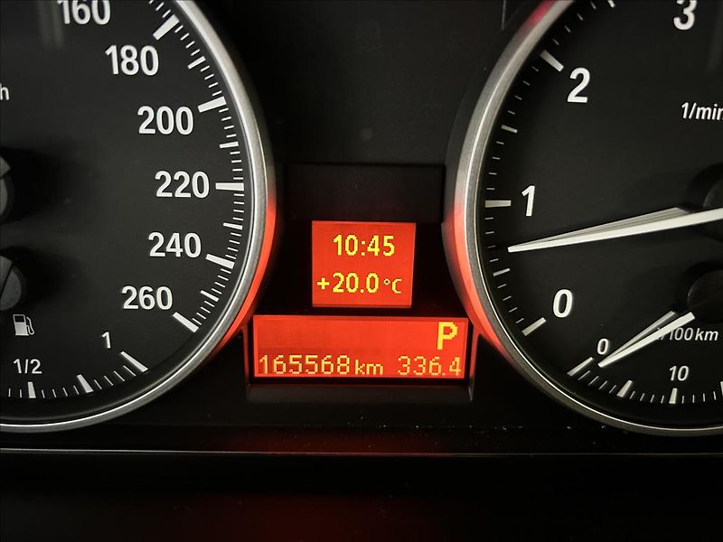 BMW X1 2,0   sDrive20i,AUTOMAT,1.MAJI - fotka 11 z 21