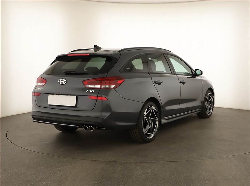 Hyundai i30 (2025) 1.5 T-GDI MHEV 48V, N-LINE - fotka 5 z 15
