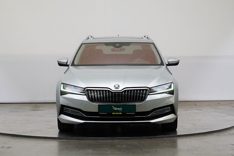 Škoda Superb - fotka 4 z 29