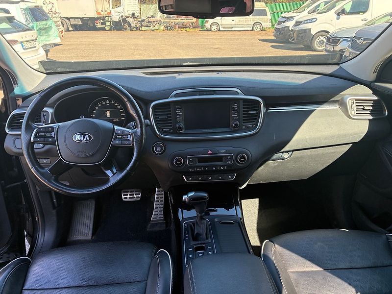 Kia Sorento GT LINE 2.2 CRDi 4x4 7 míst - fotka 11 z 24