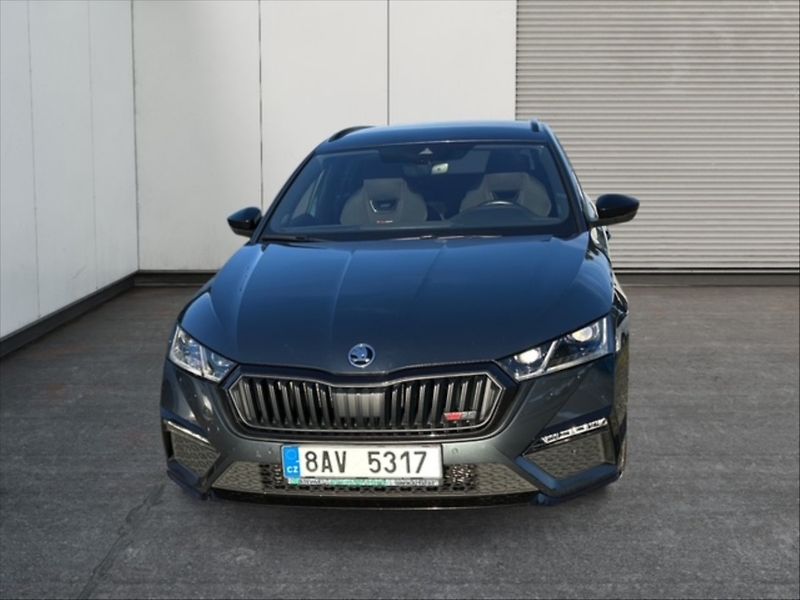 Škoda Octavia 2,0 TSI RS - fotka 2 z 11