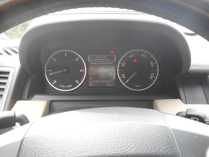 Land Rover Range Rover Sport 3.0D,180KW,4x4,XENONY,Tažné! - fotka 40 z 48