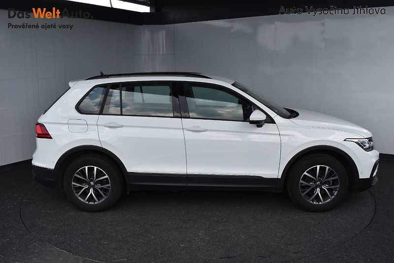 Volkswagen Tiguan (2022) 1.5TSI 110kW Manuál,LED - fotka 8 z 23