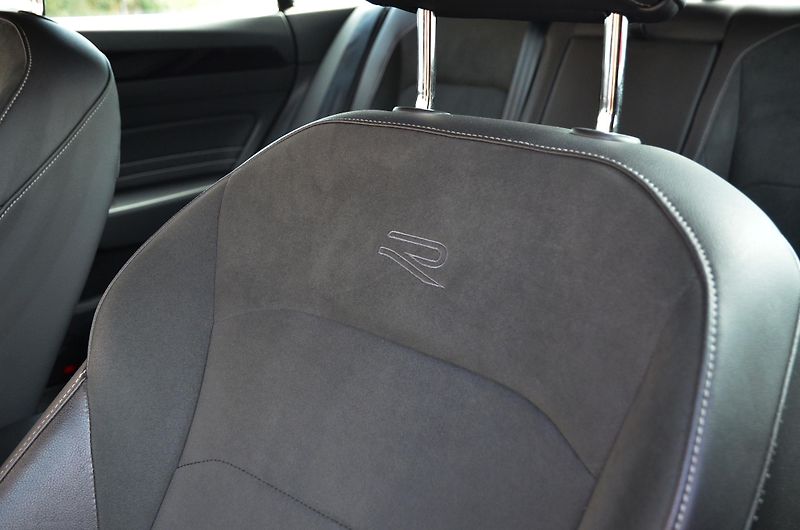 Volkswagen Arteon (2022) 1.5 TSi 110kW R-LINE / ČR  - fotka 18 z 42