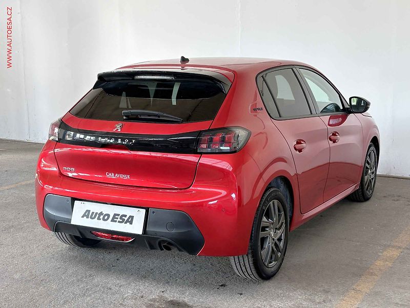 Peugeot 208 (2022) 1.2 PT, Style, kamera - fotka 4 z 16