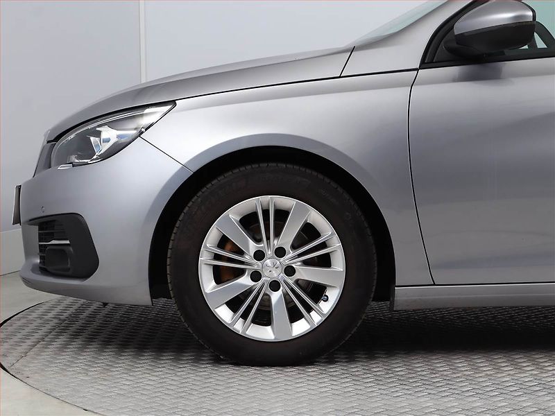 Peugeot 308 (2019) 1.2 PureTech, Serv.kniha - fotka 12 z 16