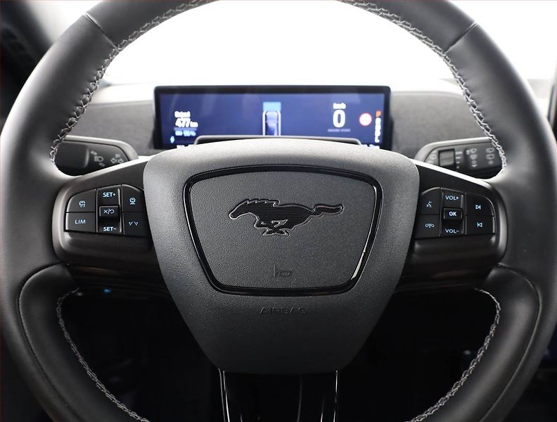 Ford Mustang Mach-E (2022) GT, SoH 99% - fotka 8 z 22