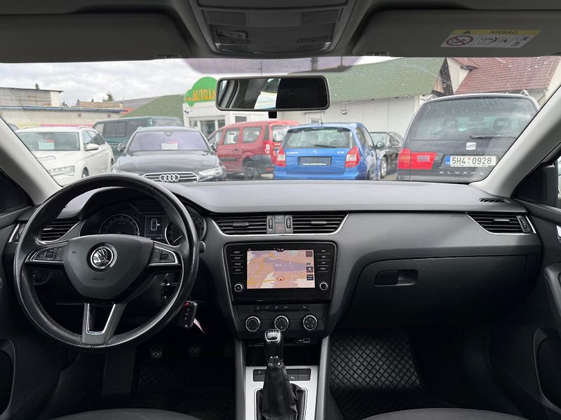 Škoda Octavia 1.6 TDI AMBITION - fotka 7 z 13
