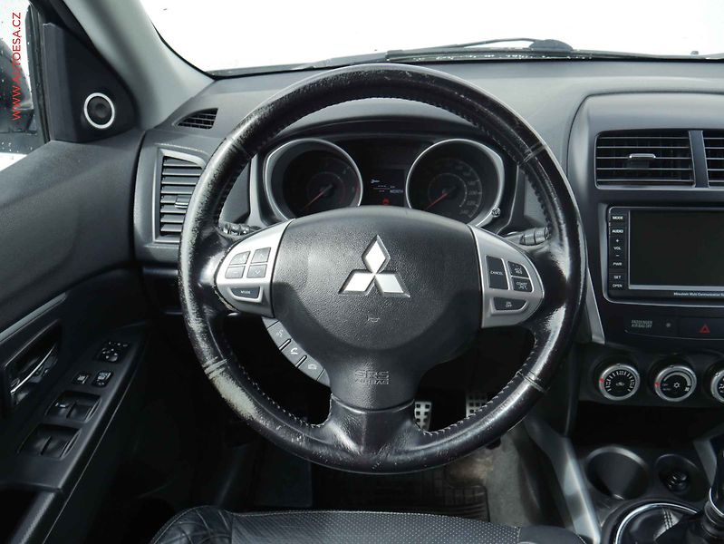 Mitsubishi ASX (2011) 1.8 DI-D, AC, park. kamera - fotka 17 z 26