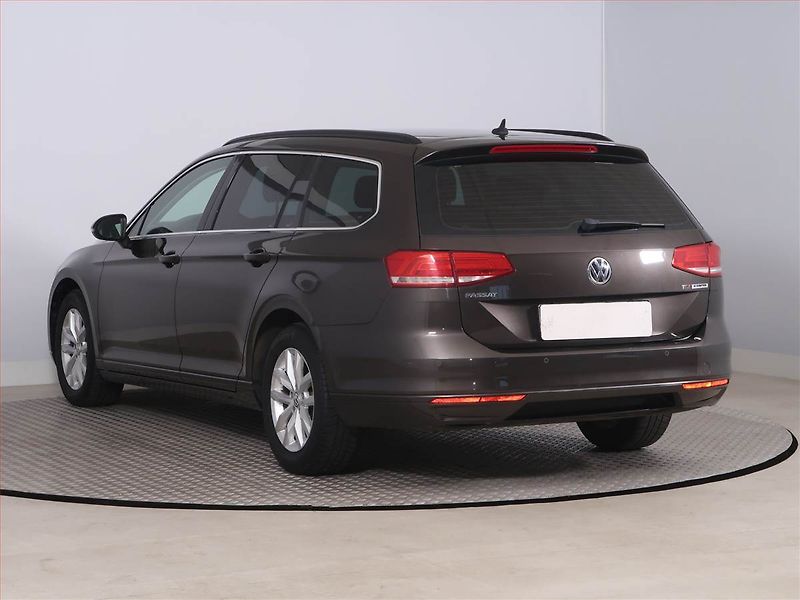Volkswagen Passat (2016) Comfortline 1.6 TDI, Navi - fotka 4 z 19