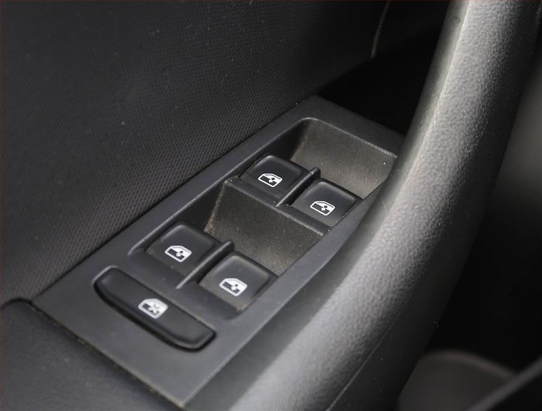 Škoda Rapid (2016) Spaceback 1.4 TDI - fotka 15 z 18