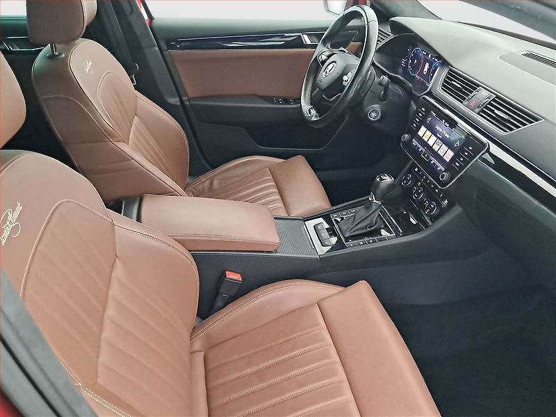Škoda Superb (2022) Laurin&Klement 2.0 TDI - fotka 9 z 18
