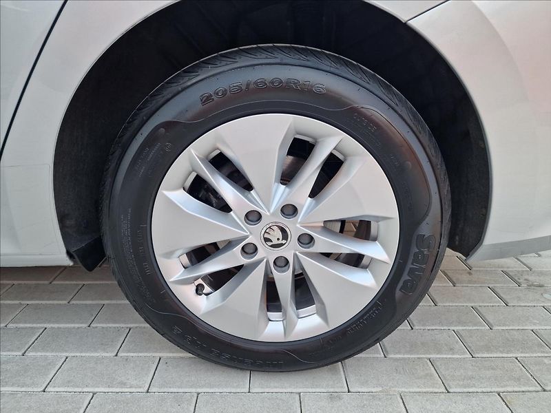 Škoda Octavia 2.0TDI Combi, původ ČR,1.Maj. - fotka 45 z 50
