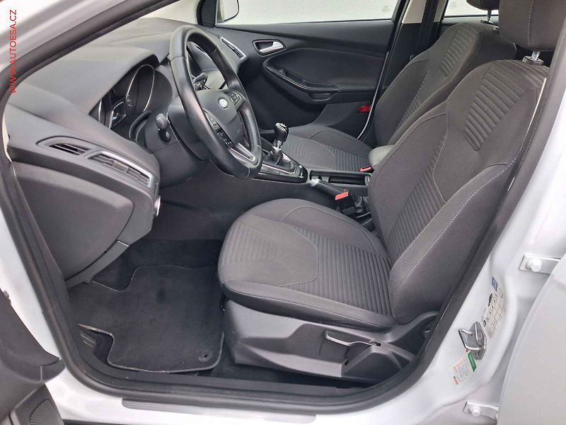 Ford Focus (2017) 1.5.EB, 1.maj,ČR, Titanium - fotka 9 z 18